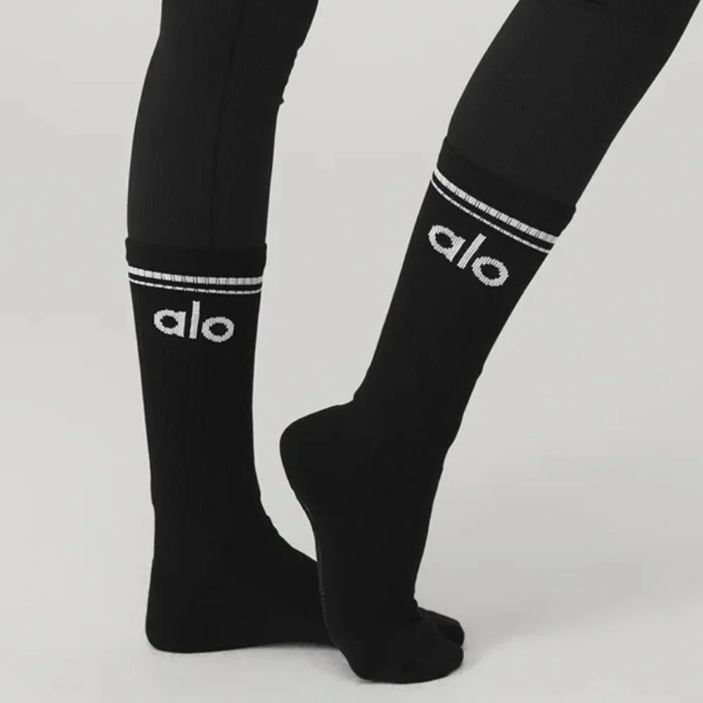ALO Yoga Unisex Throwback Socks in Black/White - NEW